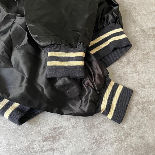 80-90s usa製 THE SOURCE 刺繍 Black サテンスタジャン 詳細写真10