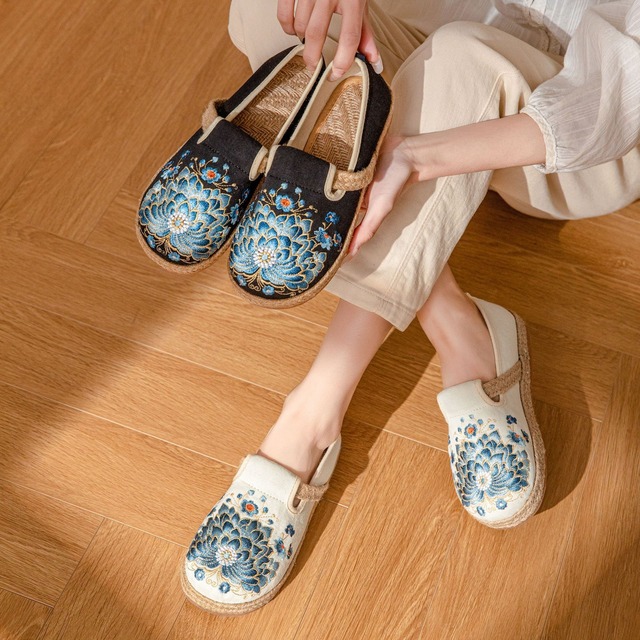 【LAOBEIJINGシリーズ】★チャイナ風靴★ 2color 刺繍靴 お靴 シューズ サイズ35-40 レディース 花柄