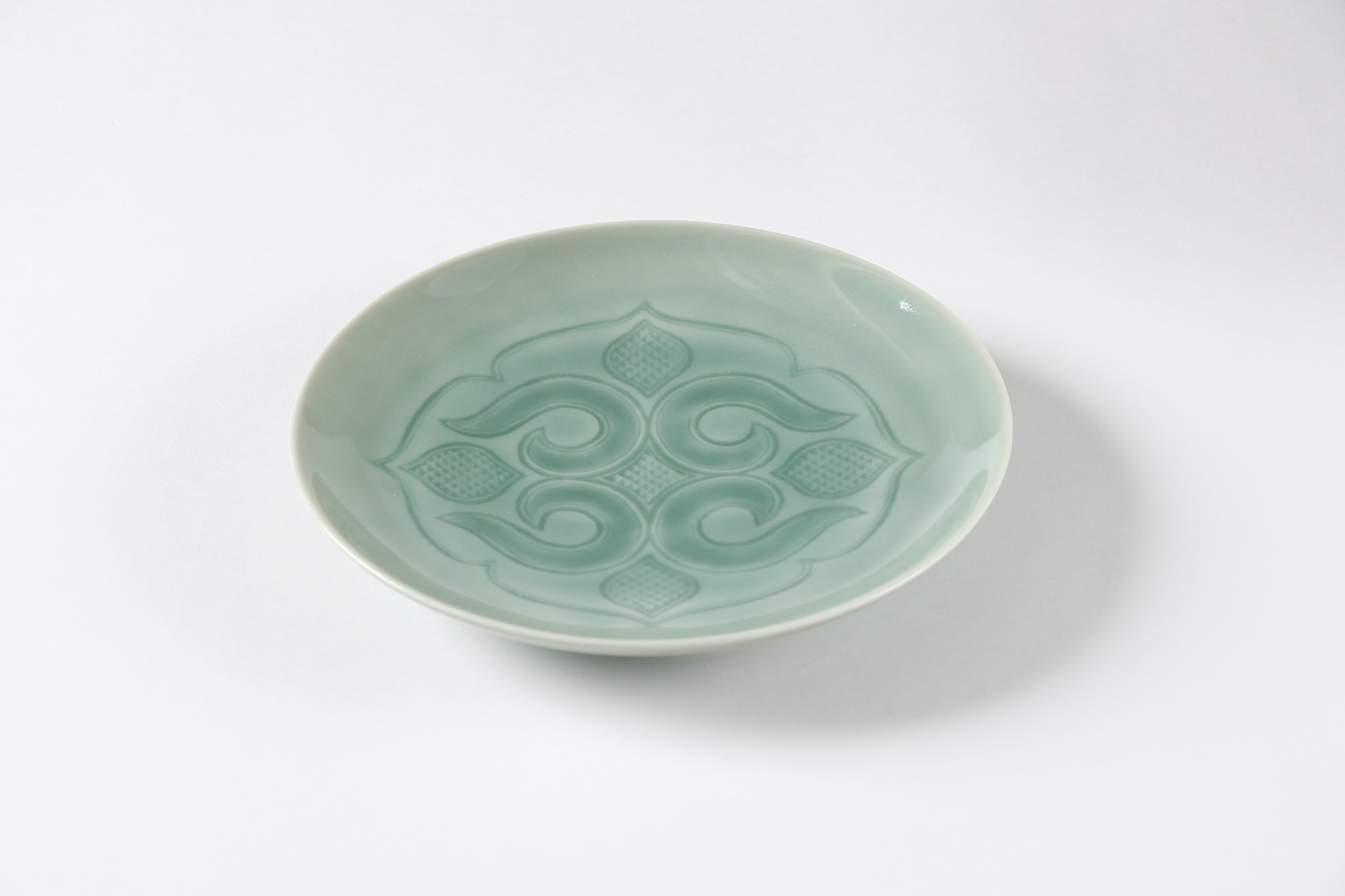 有田焼 鋳込皿(5寸) 斎藤政輝 | 阿寒アイヌコンサルンオフィシャル