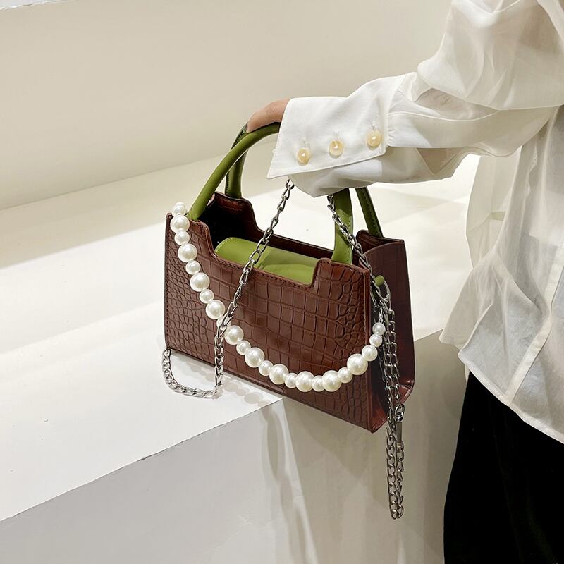 パールチェーン 真珠 スクウェア メッセンジャーバッグ Tiancai_Wing_Bag84963164498