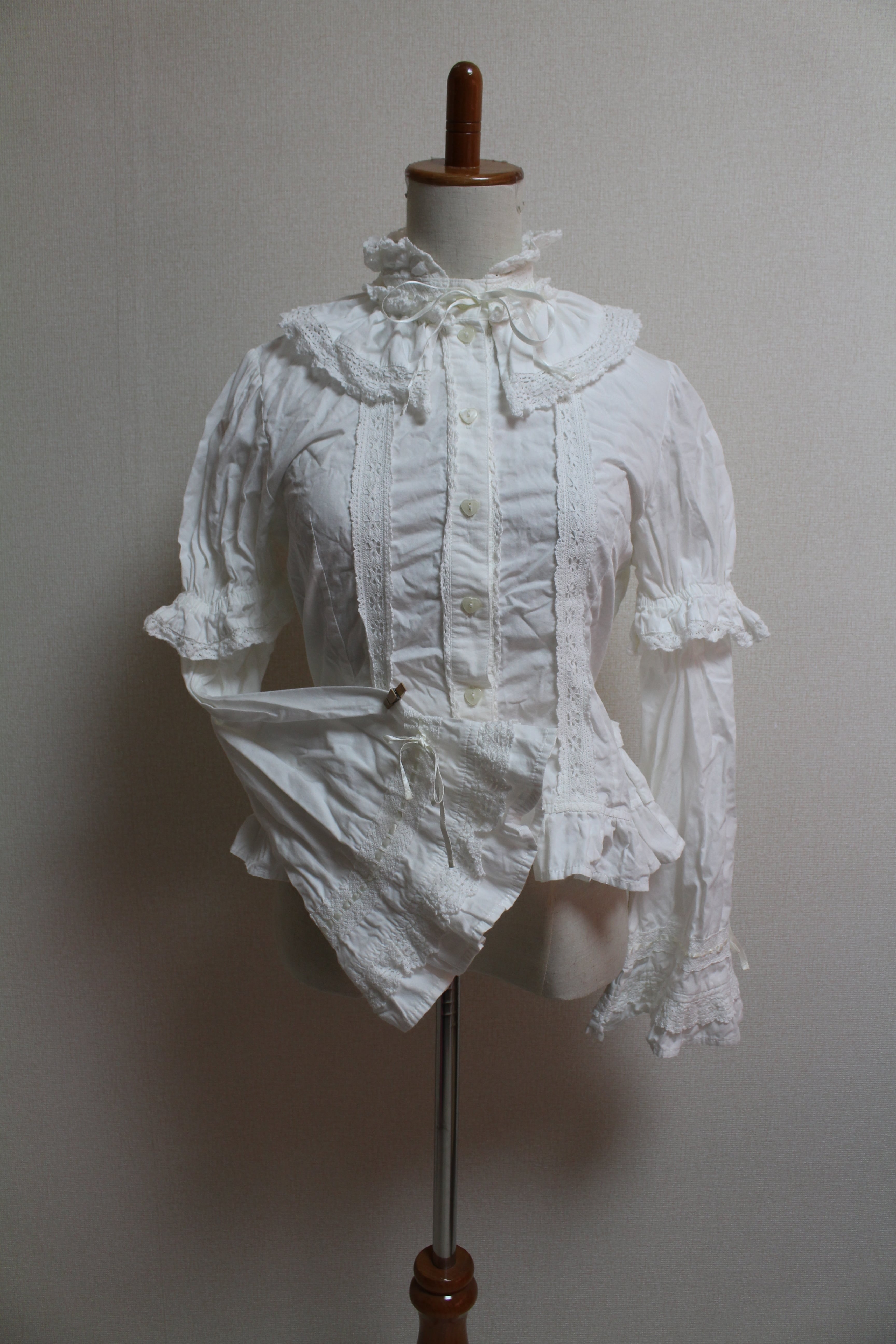 BABY, THE STARS SHINE BRIGHT 立ち襟姫袖ブラウス