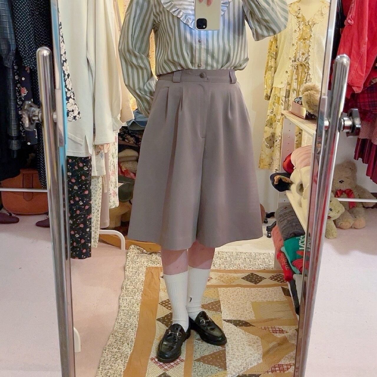 gray beige flare half pants