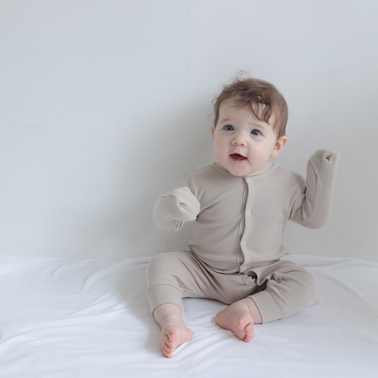 名入れオーダー】プレミアムコットン ミトン付ロンパース | 公式通販