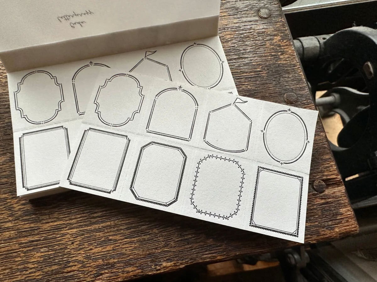 大枝活版室 8フレームラベルブック ブラック LB020 | hacohalu 紙雑貨