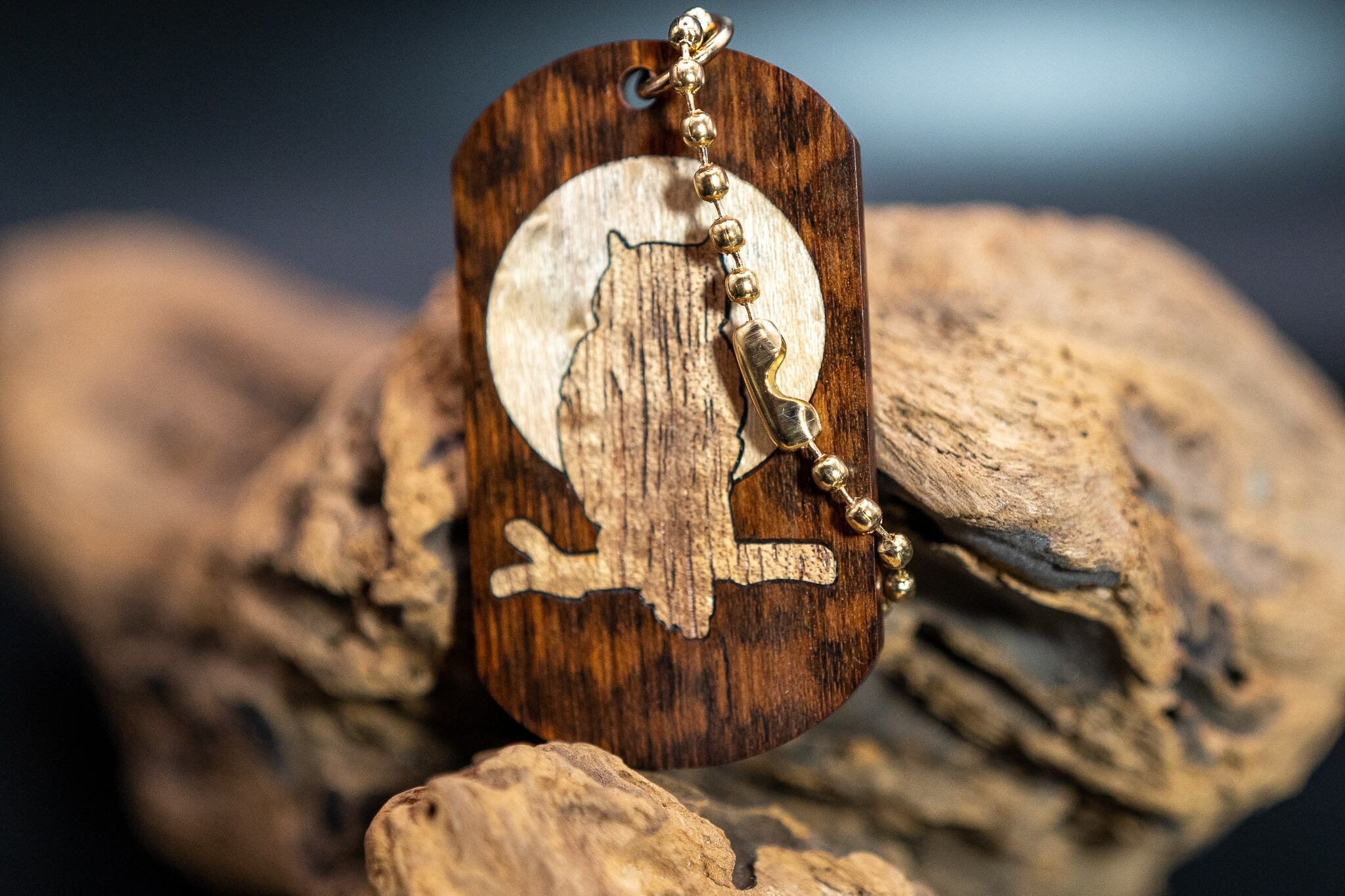 【 木のダイヤモンド 】スネークウッド ドッグタグ 象嵌 夜とミミズク