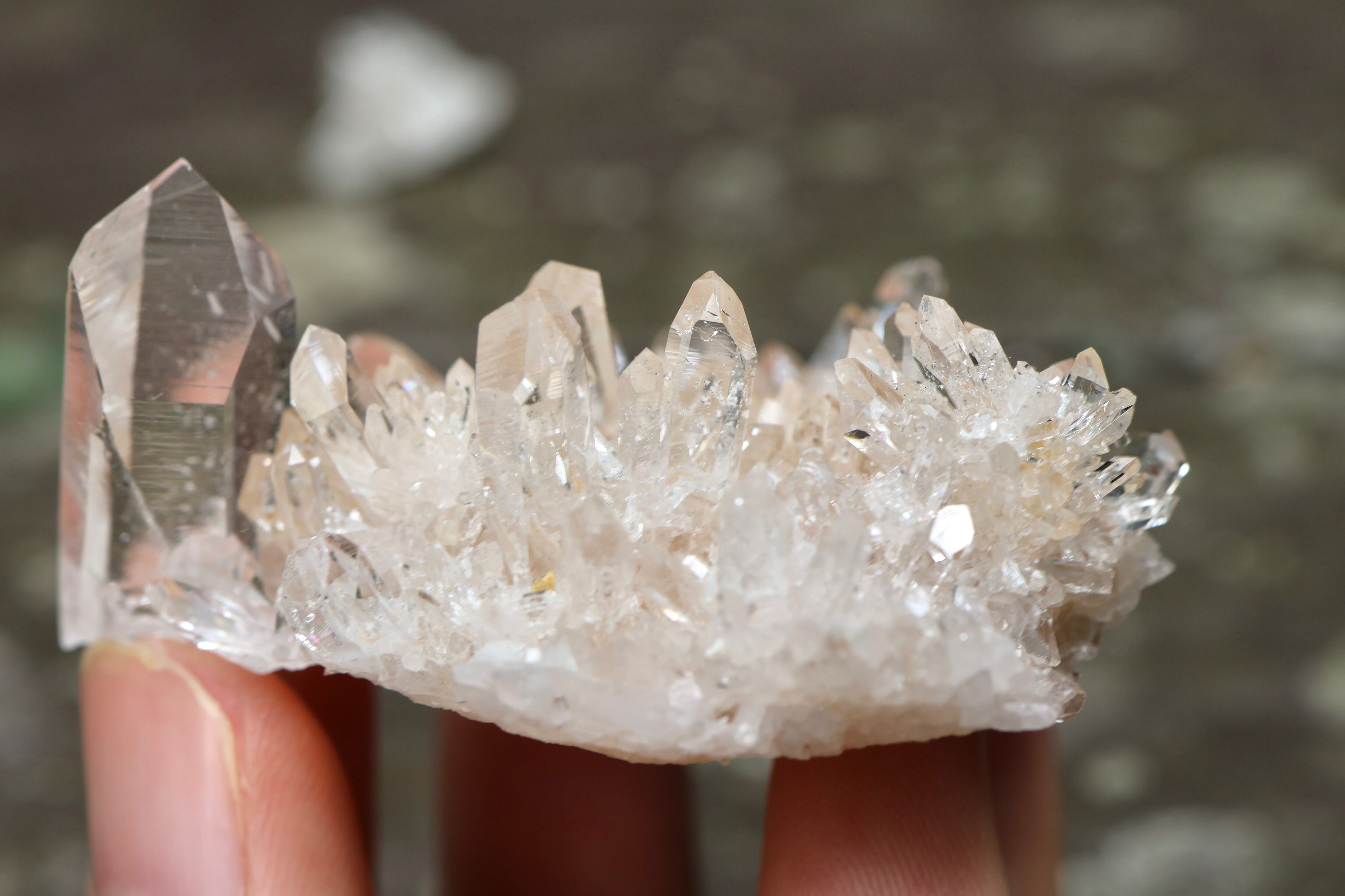 ヒマラヤ水晶 マカルー産 | 石垣島の夜光貝とヒマラヤ水晶 Laphus