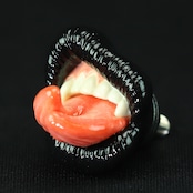 BRATTY LIP NumberBolt /Split tongue /ブラック