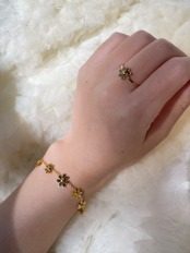 Daisy ring