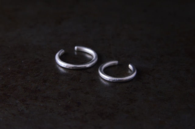 【直販限定】温情イヤーカフ_1.6mm / silver / 片耳［シルバー］