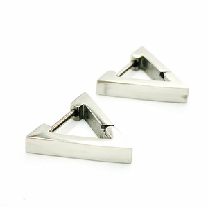 ステンレストライアングルピアス