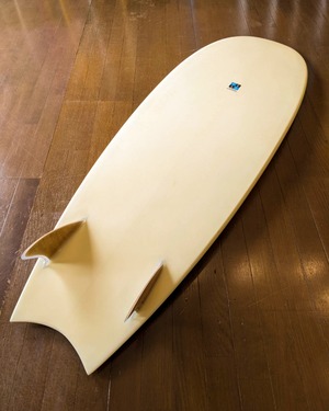 KatsuKawaminami Surfboards “ MOON FISH 5’8" “ TWIN  !!