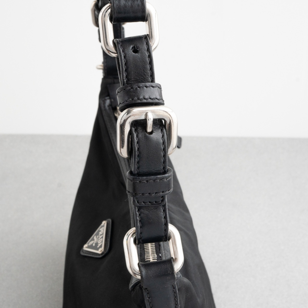 プラダ ショルダーバッグ ブラック ナイロン ヴィンテージ