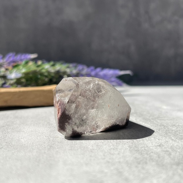 《虹あり》ブラジル・ミナスジェライス州ゼッカデソーザ産【ガーデンクォーツ（庭園水晶）】フリーフォーム ② 鉱物 天然石 パワーストーン