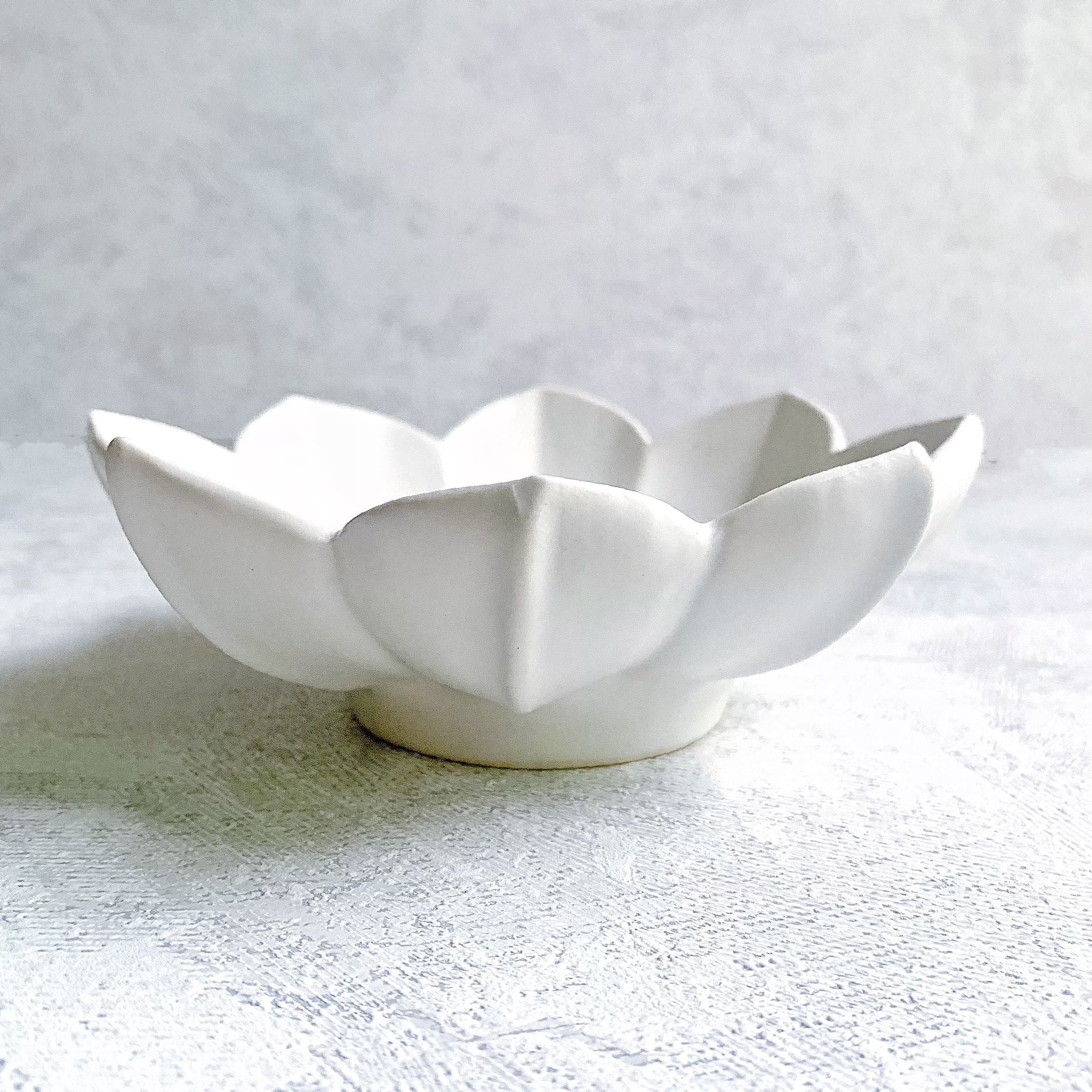 臼杵焼 稜花小鉢 | Floraison Table フロレゾンテーブル