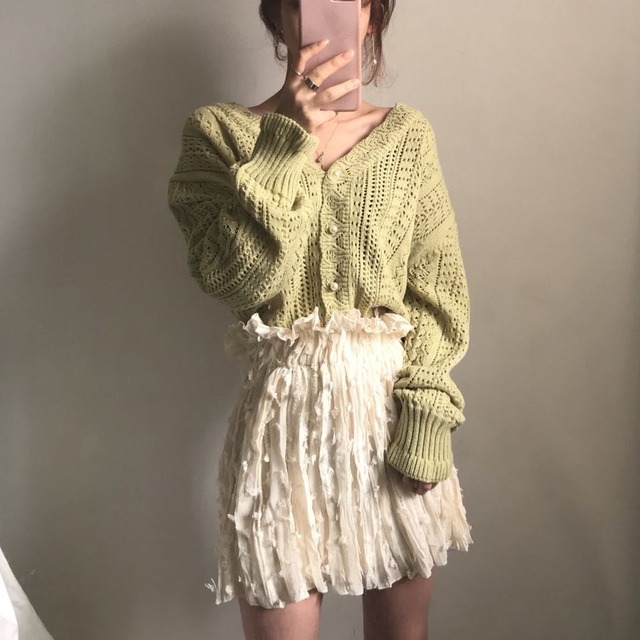 カーディガン ニット 送料無料 2色 長袖 アイボリー 長袖 Vネック レース襟 装飾 パール 透かし編み クロップ丈 大人可愛い エレガント 肌見せ デコルテ 無地 春 秋 冬 ガーリー 大人 学生 お出かけ 外出 きれいめカジュアル 着回し ファッション デート コーディネート 重ね着 休日 特別な日 お祝い 記念日 メンズウケ カジュアル 普段着 春コーデ 秋コーデ おしゃれ シンプル スタイル ゆったり 細見せ オフィスカジュアル 30代 オフィス ワンポイント ママコーデ