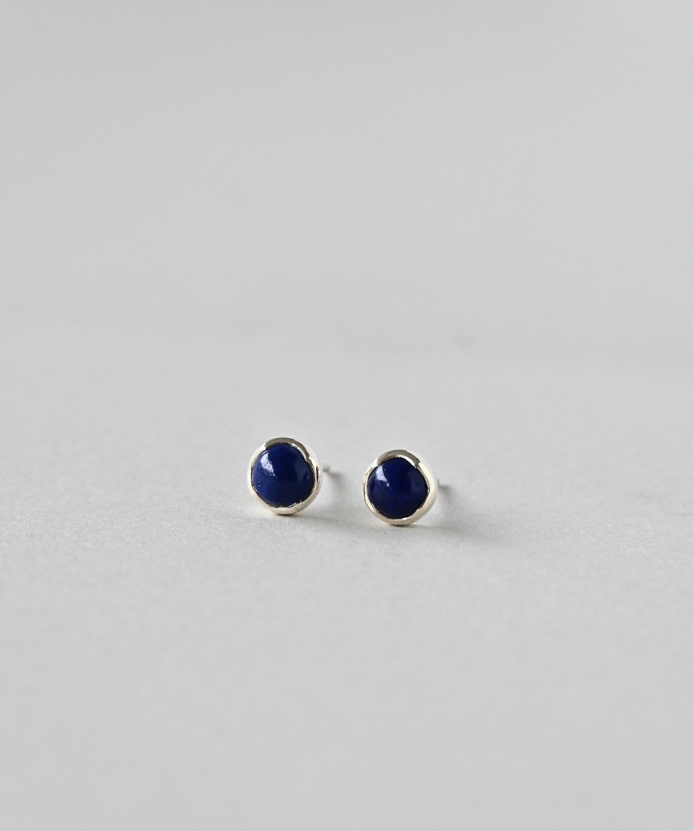 カイヤナイト シルバーピアス / 小野 泰秀
