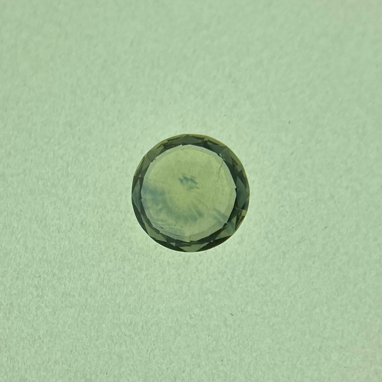 丸いサファイア 緑系 約4.4mm r-0183