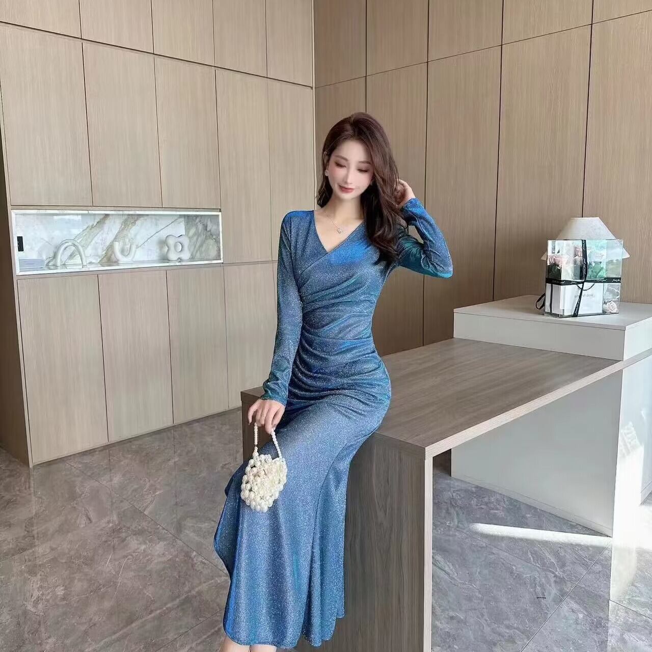 【新作】【送料無料】 2024初春の新スタイル日本と韓国のセレブ気質Vネックウエスト痩身ロングフィッシュテールドレスドレススカート7888 0160130323593