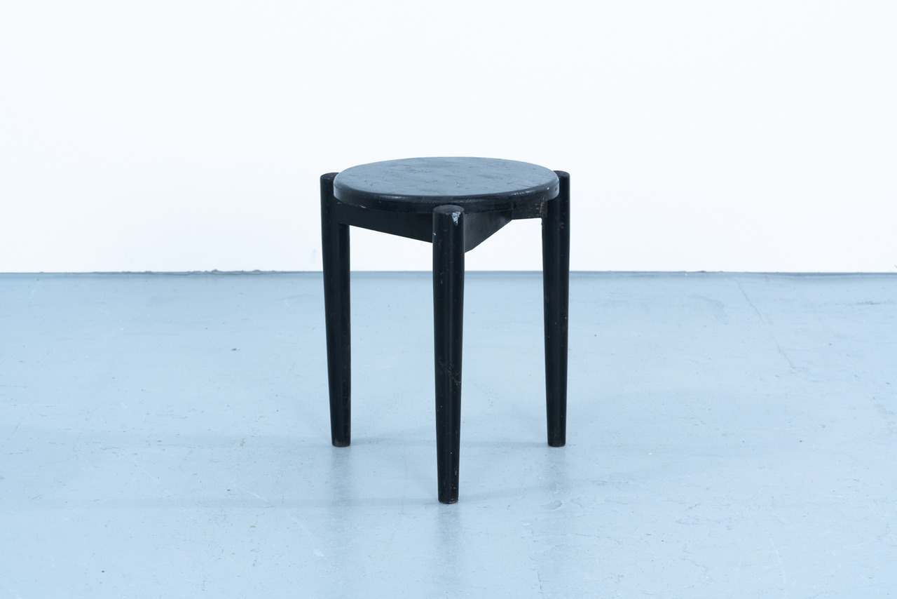 Ilmari Tapiovaara | 3-Leggd stool black paint