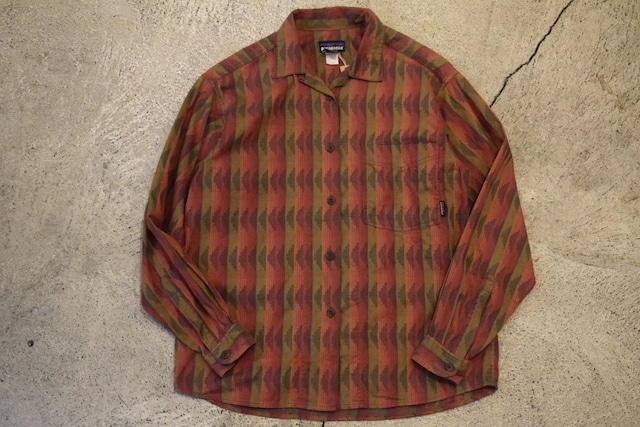 USED Women 90s patagonia L/S shirt -Small S0563