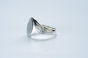 R-087 Oval signet ring olive