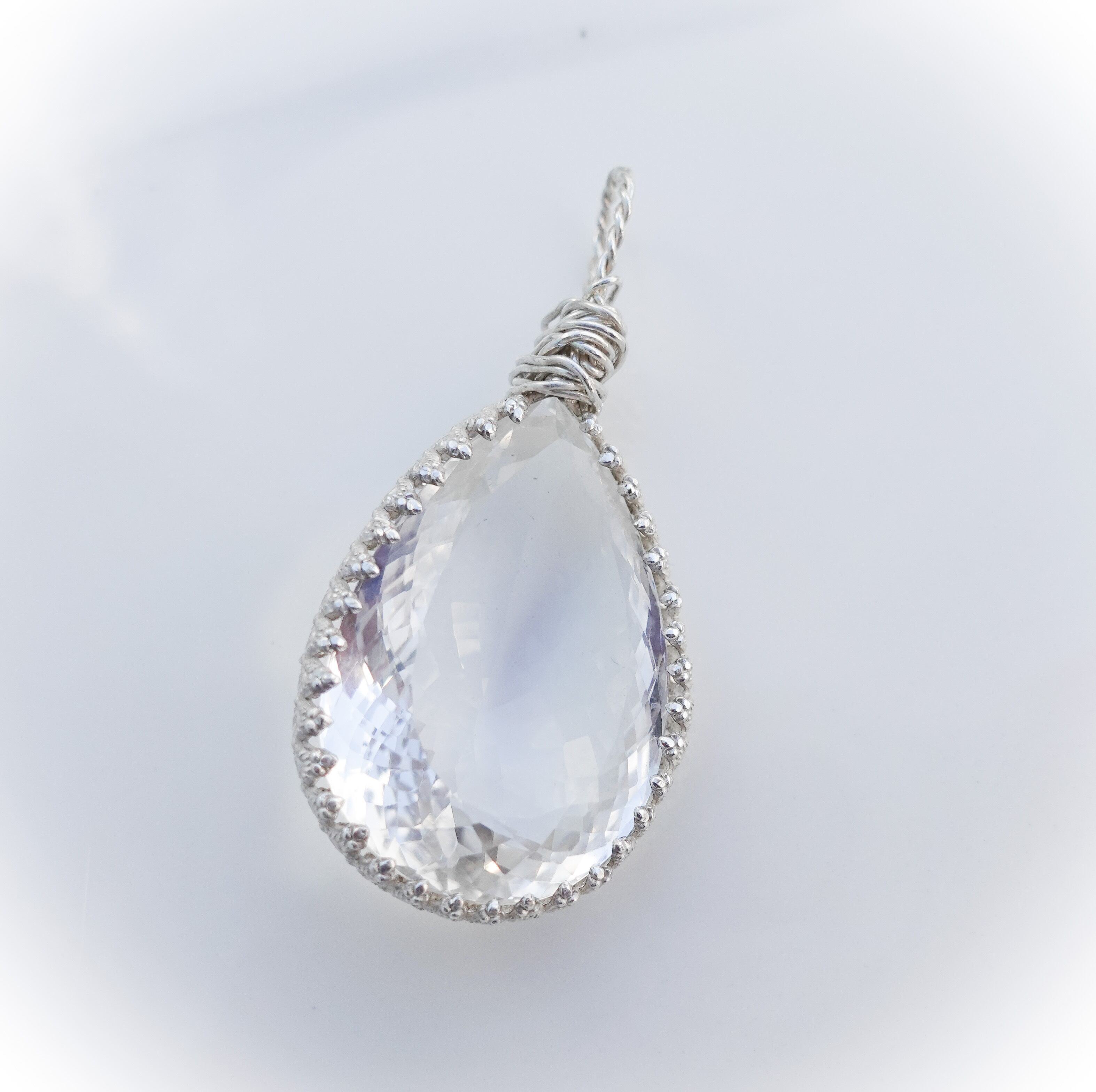 宝石級》大粒クリスタルペンダント「ハーモニー・オブ・ライト