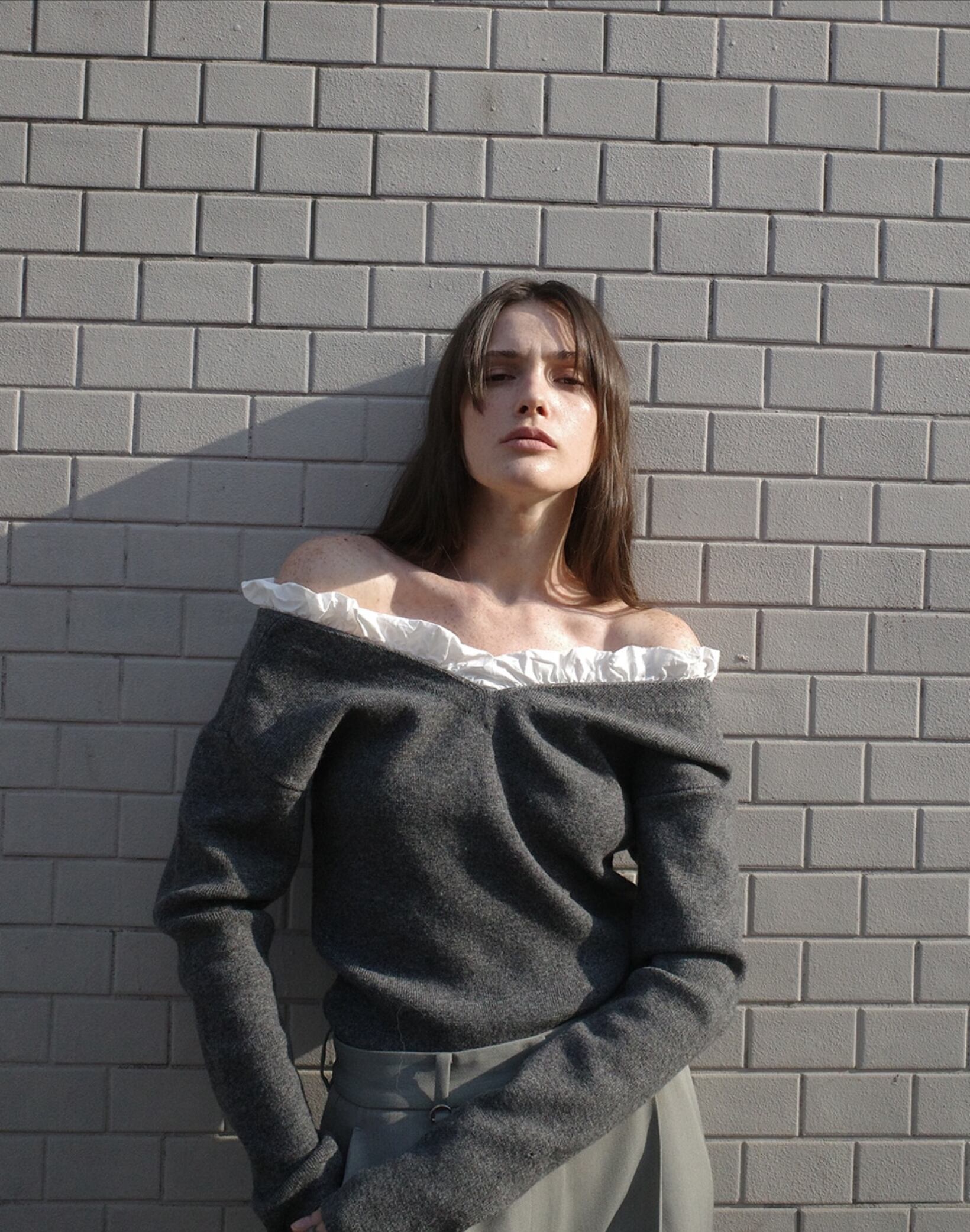 新品未使用タグ付き　FRILL V NECK KNIT TOPS CLANE FRILL V NECK KNIT TOPS | FLICKA ASHIYA