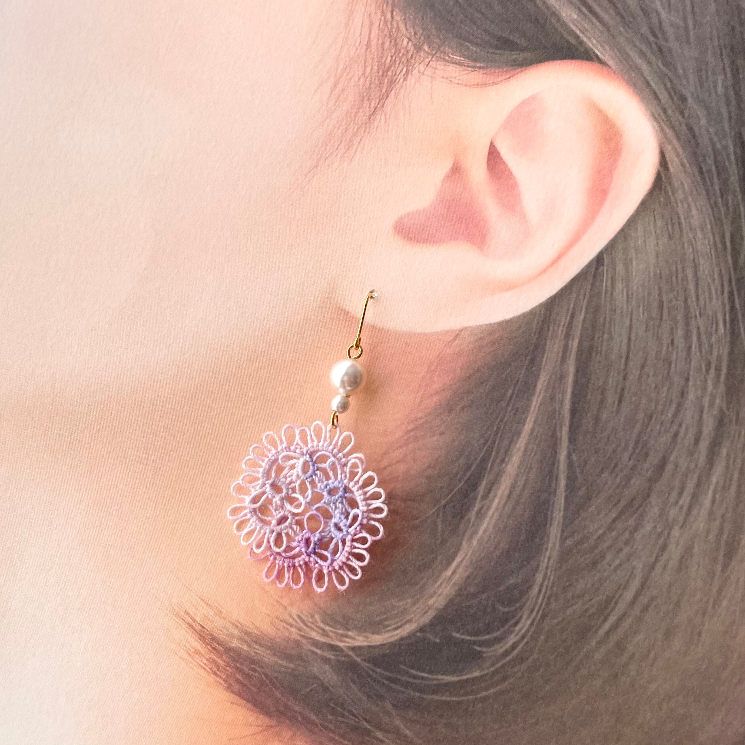 お花モチーフ＊紫色MIXレースのピアス・イヤリング | EMIEL 〜luire〜
