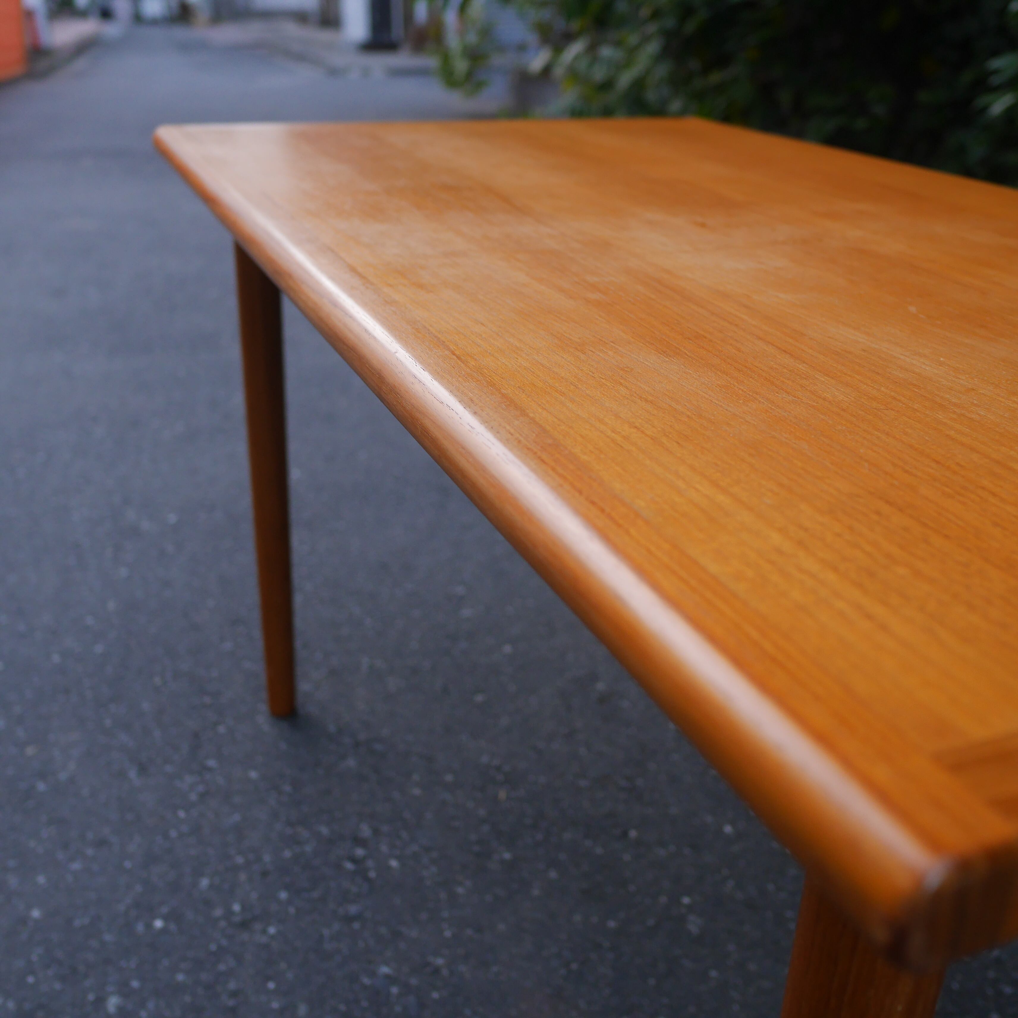 CHLOROS クロロス コーヒーテーブル チーク材 北欧 センターテーブル CHLOROS コーヒーテーブル | トリノス-torinoth- | 新宿区神楽坂の