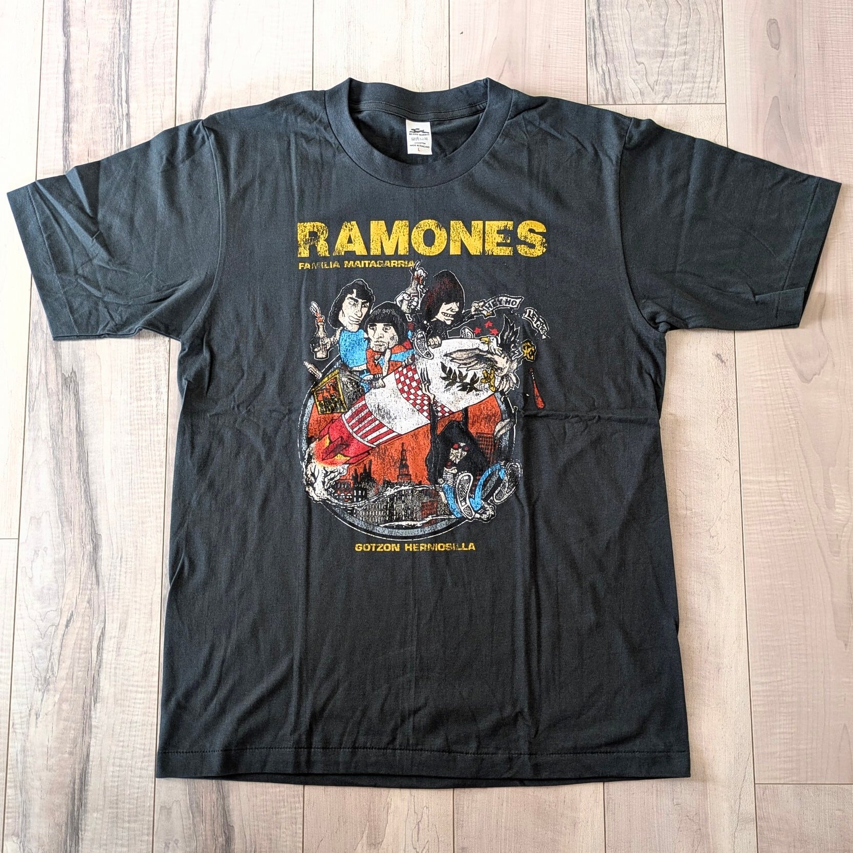 【 Ramones（ラモーンズ）】 『 Gotzon Hermosilla 』 Tシャツ / ビンテージ加工 / バンドTシャツ 〚アメリカン雑貨 アメトイ〛