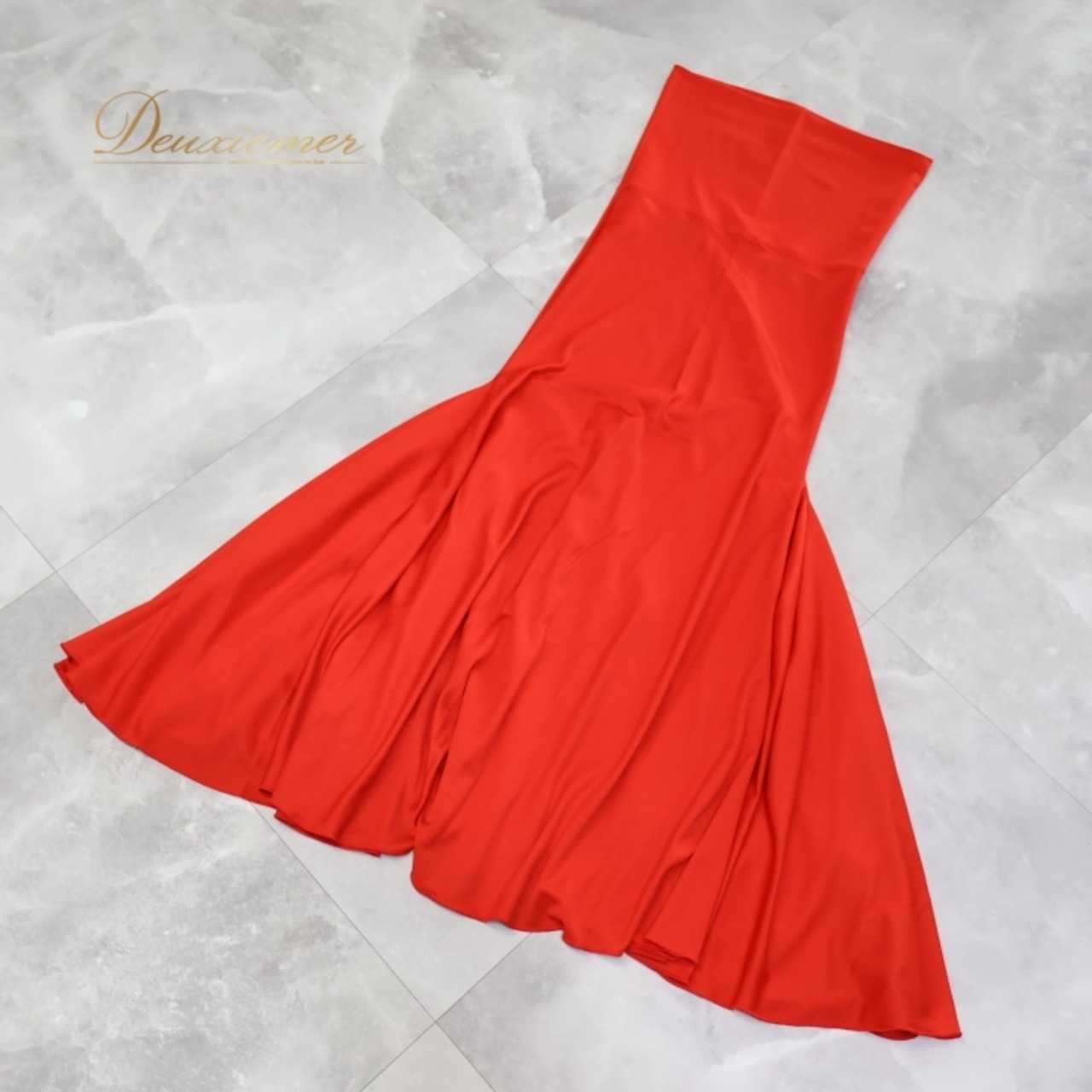 フラメンコ 衣装 ファルダ スカート レッド系 ハイウエスト ロング 赤 鮮やか 無地 シンプル 練習 レッスン 伸縮 ストレッチ ペチコート インナー 柔らかい生地 ダンス衣装 華やか ステージ イベント