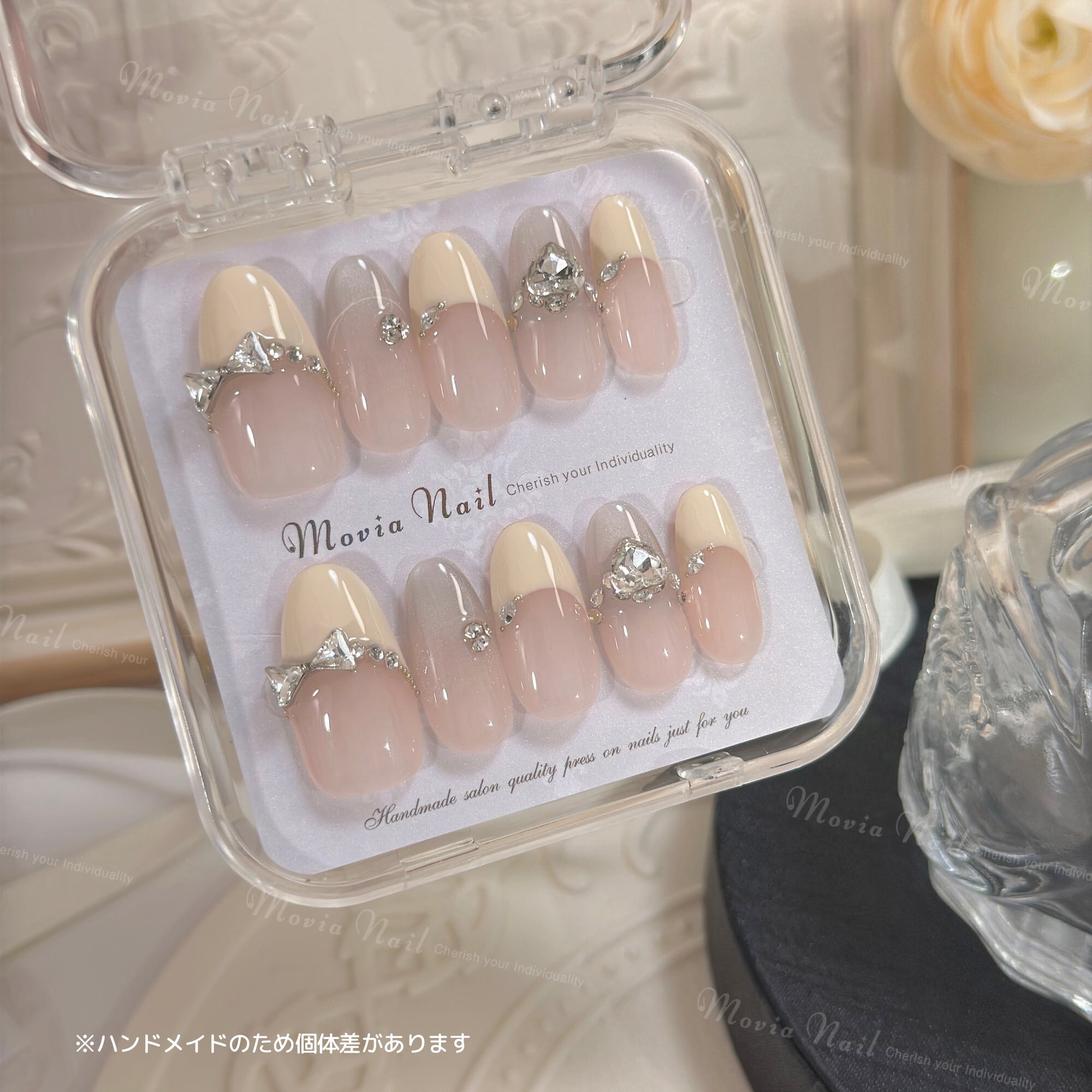 WH No.284【ショートアーモンド】ホワイトシルバー量産型地雷系マグネットフレンチリボンサブカル姫ギャルネイルチップ現品