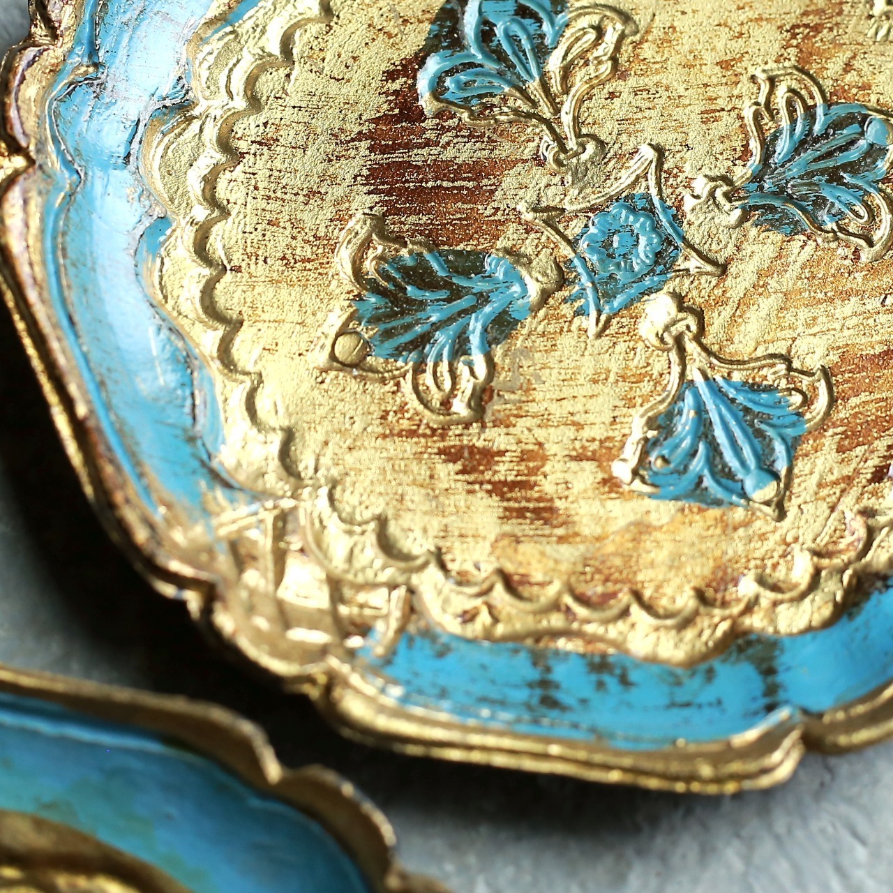 イタリアから届いた、ブルーが鮮やかなコースター