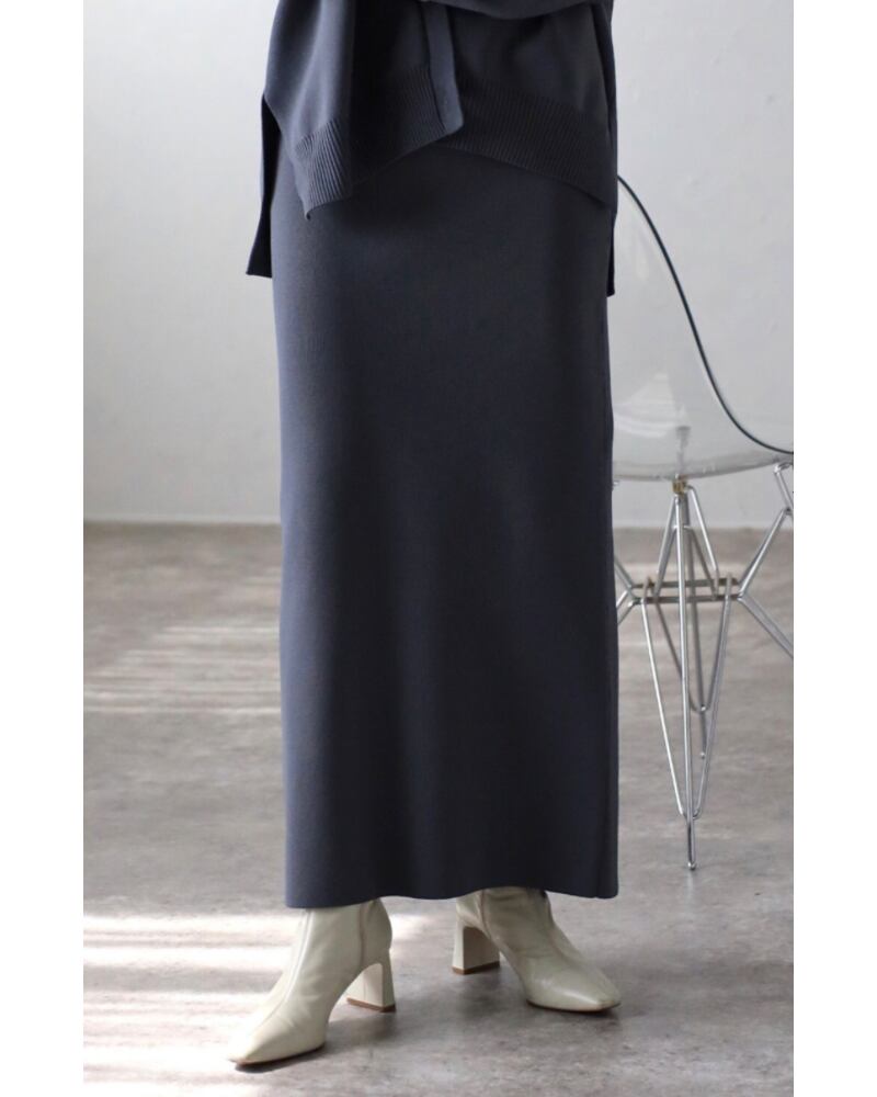 ダンボールニットスカート