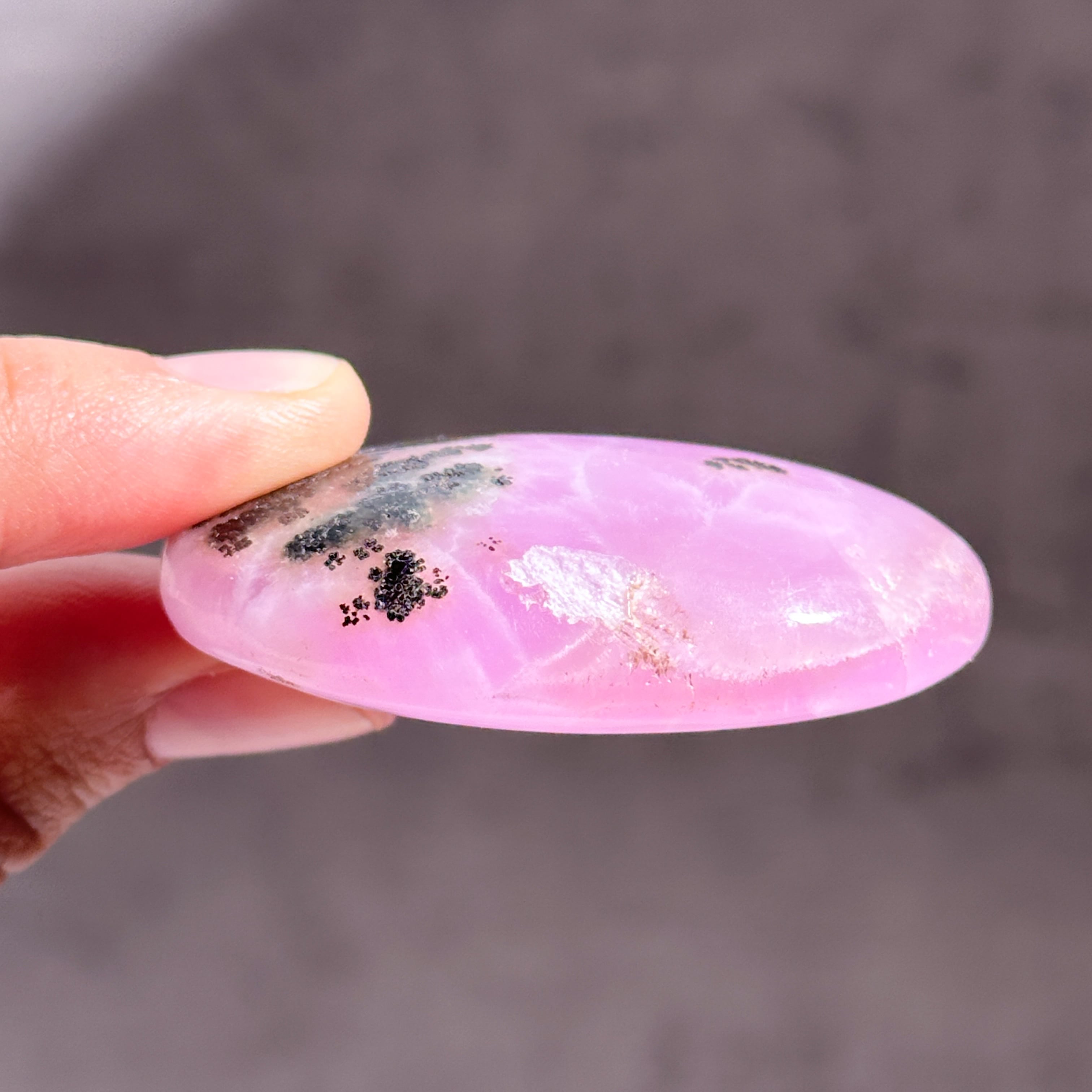 高品質】ピンクアラゴナイト パームストーン 83◇Pink Aragonite Palm 高品質】ピンクアラゴナイト パームストーン 83◇Pink Aragonite Palm