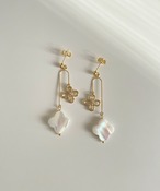 S I U R | destin mother of pearl earring / pierce
