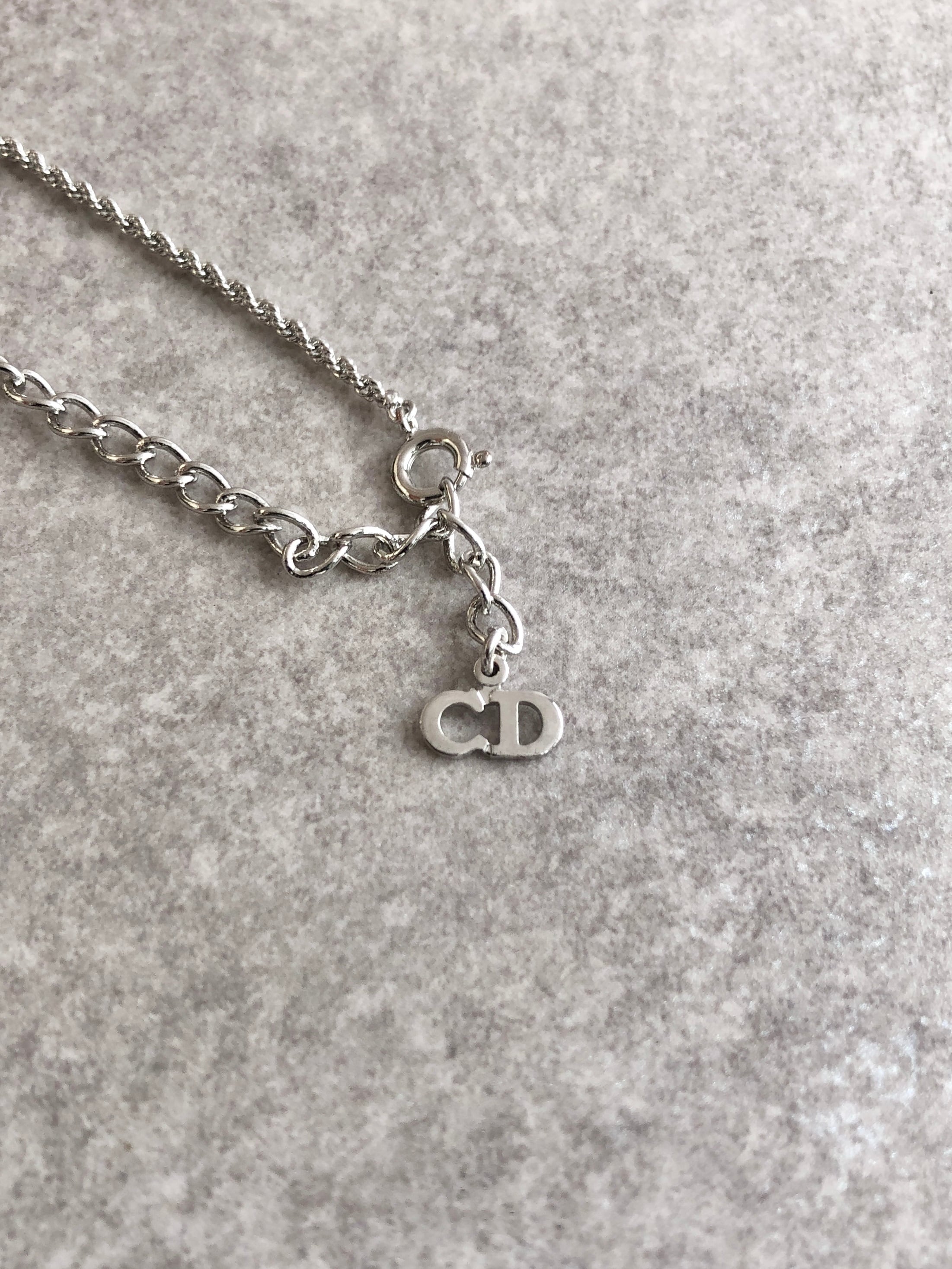 Dior ディオール ネックレス ロゴ Vintage シルバー Y2K Dior ディオール ネックレス ロゴ Vintage シルバー Y2K