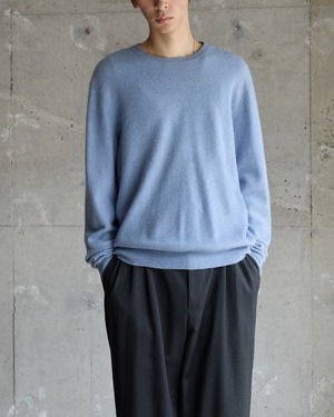 100% cashmere crew neck knitted sweater / From EUROPE