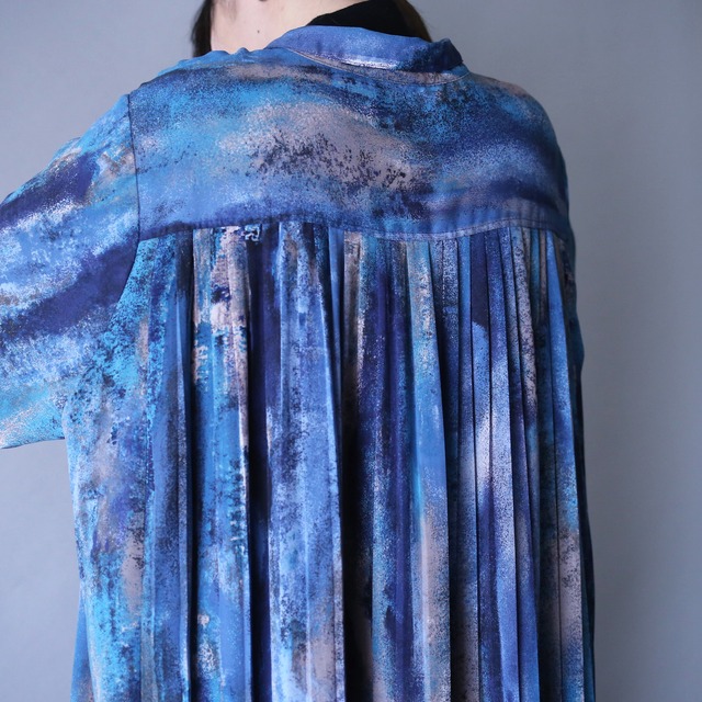 back accordion pleats design blue abstract painting over silhouette shirt