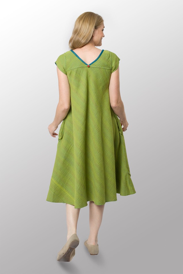 ：『ミエコミンツ』キャプスリーブフレアドレス　Mサイズ　　（425)