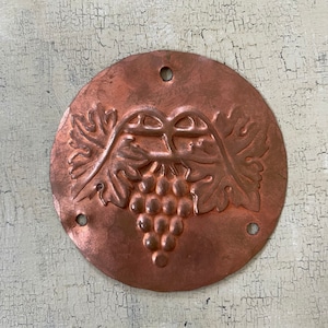 ブドウ模様の銅の飾り