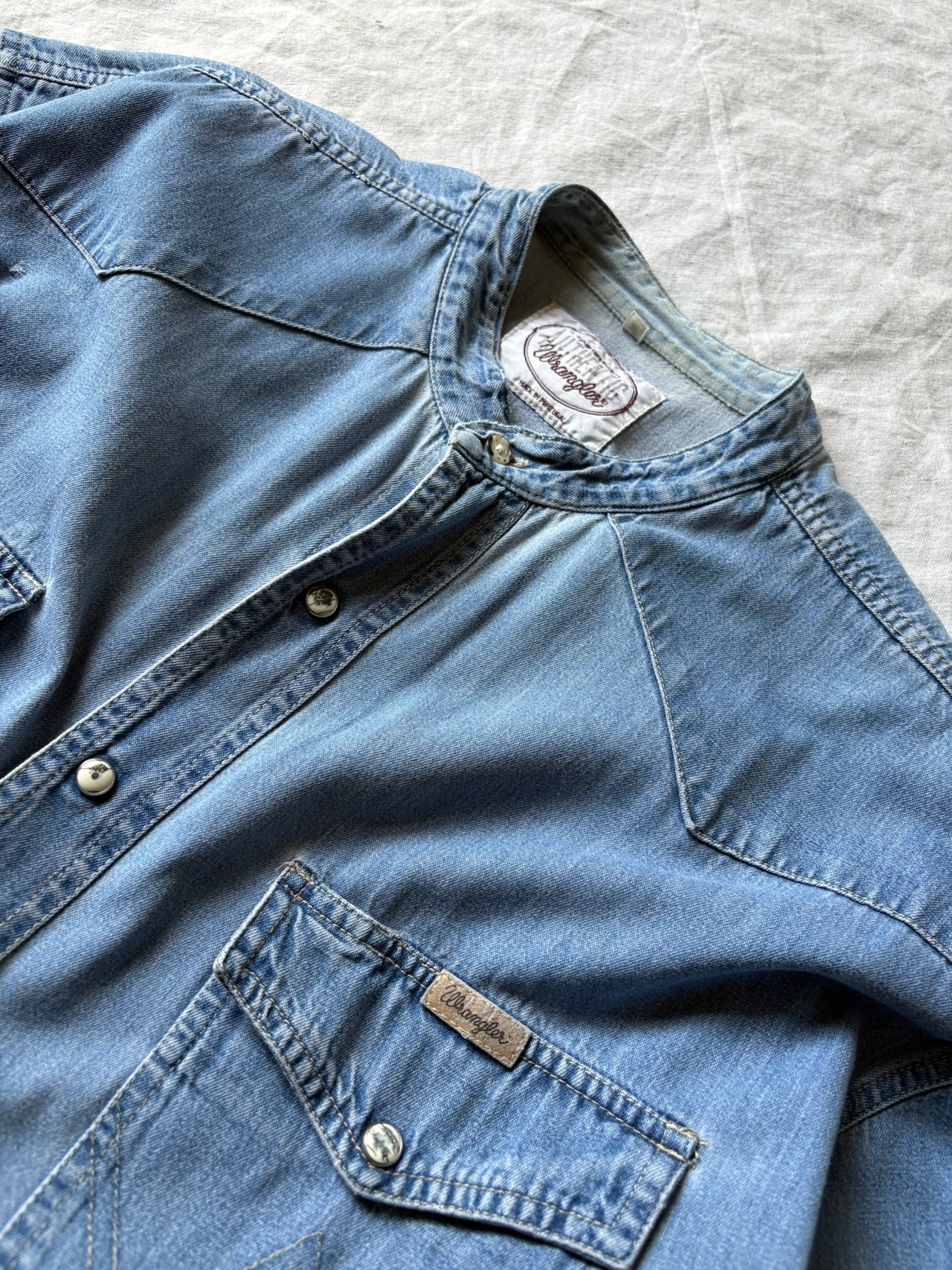 “WRANGLER” Band collar denim shirt