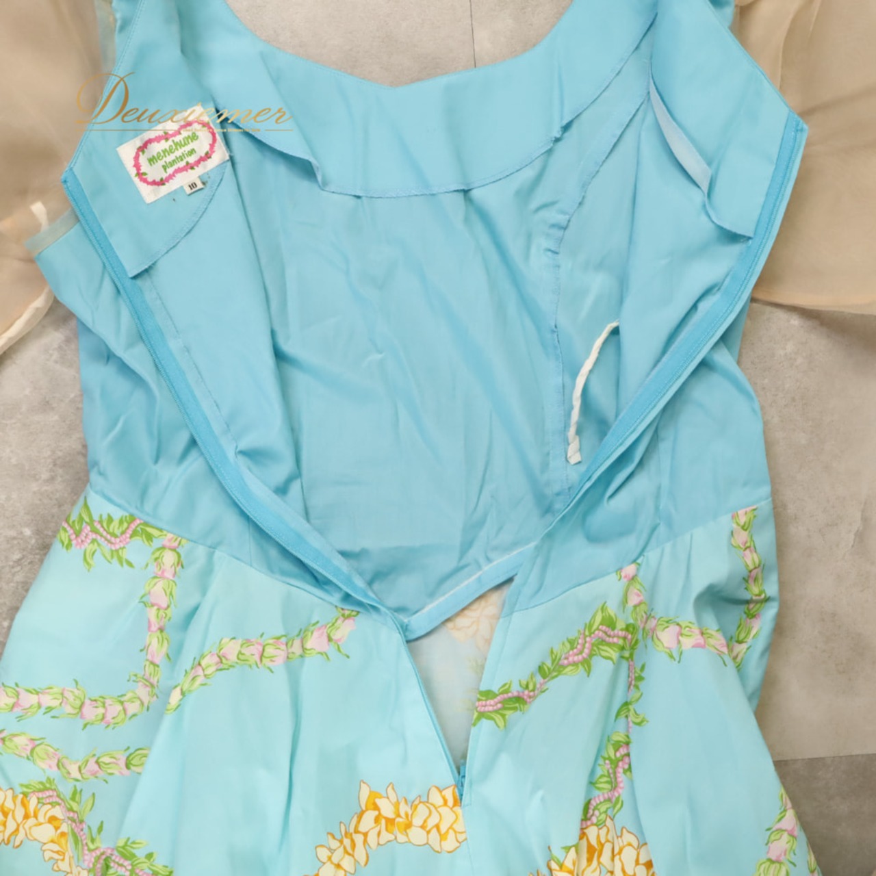 フラダンス 衣装 MENEHUNE PLANTETION メネフネプランテーション ワンピース ドレス ブルー系 花柄 植物柄 ハワイアンプリント ハワイアン アロハ フラ ダンス レッスン 練習 フレアスカート シースルー袖 透け感 イエロー系 オレンジ系 グリーン系 ピンク系 水色 黄 橙 緑 黄緑 華やか かわいい おしゃれ