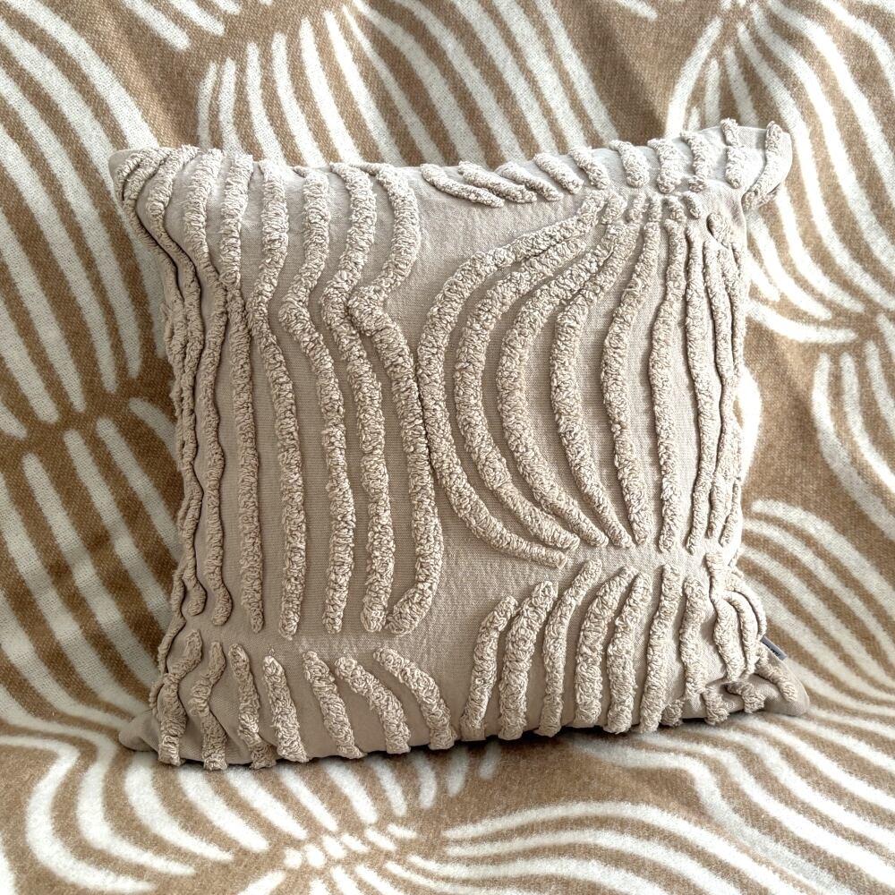 PENTIK】 Vilja Tufted Cushion Cover（ヴィリヤ タフテッド