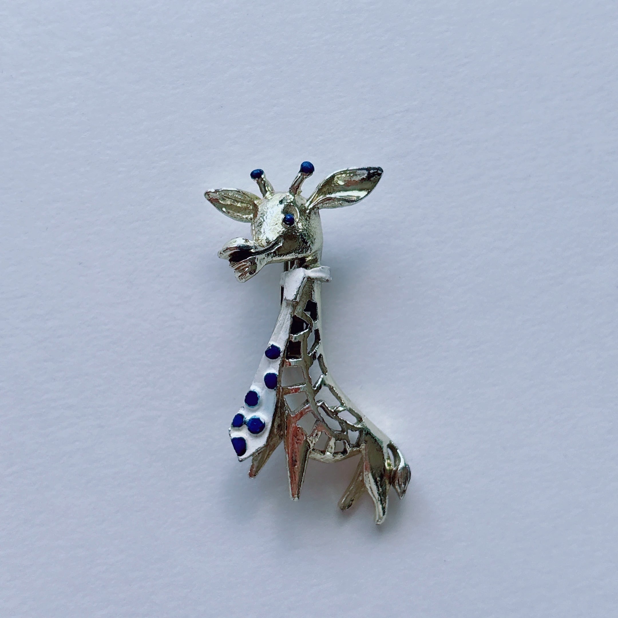 GERRY'S Vintage 60s - 70s gold tone white blue enamel tie giraffe