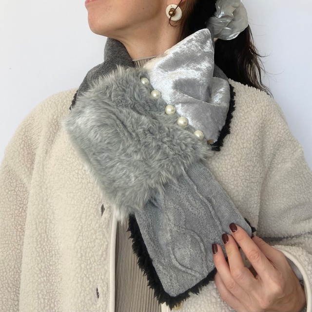 アクセサリー感覚の上品マフラー♪グレーグラデーション＊パール付き＊ネックアクセサリー