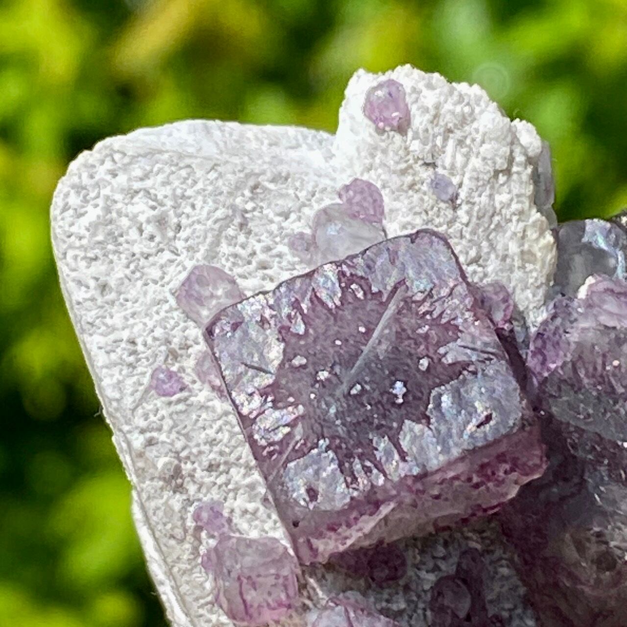 フローライト共生キャンドルクォーツの原石標本 Candle Quartz Rough