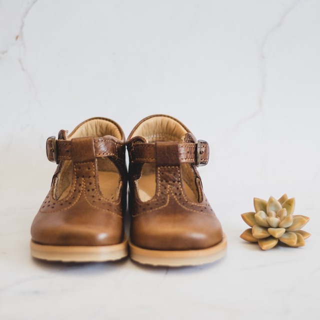Ava Mae レザーシューズ (brown)
