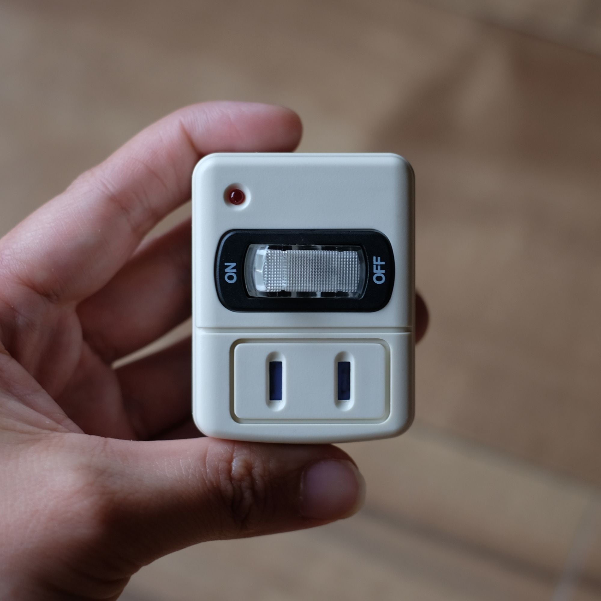 スイッチ付コンセント〜10個セット（省エネタップ） 電源タップ 10個口 2m 集中スイッチ 雷サージ コンセントプラグ 10口