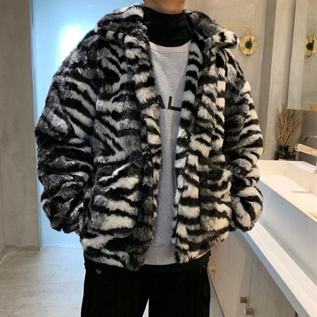 ボアジャケット メンズ レディース ペア服 虎柄 トラ ファッション おしゃれ リバーシブル フリース コート 大きいサイズ ゆったり M 予約販売ボアブルゾン アニマル柄 トラ ゼブラ 牛 タイガー 総ボア アウター もこもこ 冬 無地 ショート丈 メンズ シンプル ブラウン  ブラック ブルー 男前 こなれ感 お洒落 韓国 トレンド 秋 冬 M⁄L⁄XL⁄2XL⁄3XL | favoriteselect powered by